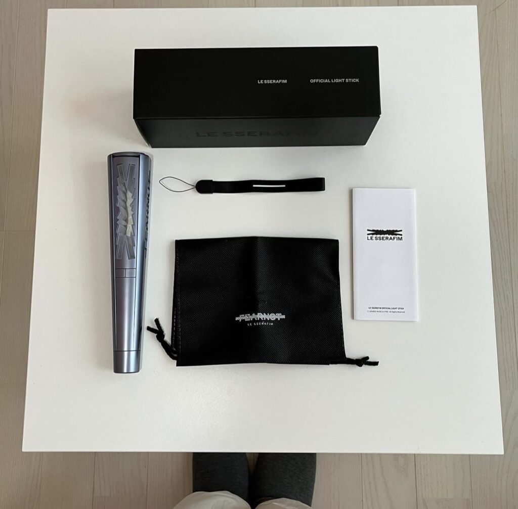 ルセラフィム ペンライト 販売店, ルセラフィム ペンライト どこで買える, ルセラフィム OFFICIAL LIGHT STICK 購入方法, ルセラフィム ペンライト 2025 通販 実店舗