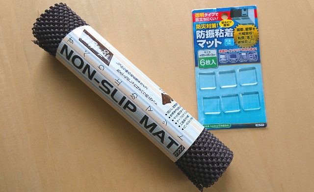 100均 シリコン 滑り止め 比較 ダイソー セリア キャンドゥ, ダイソー シリコン滑り止め レビュー 試してみた, セリア 滑り止め シリコンマット 使い方