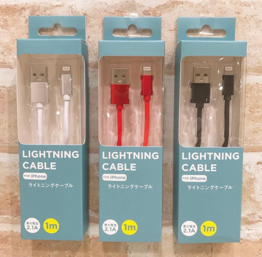 ライトニングケーブル コンビニ, Lightningケーブル ファミマ, iPhone ケーブル 緊急購入, コンビニ iPhone 充電ケーブル レビュー, ライトニングケーブル 使える？