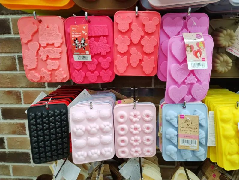 ダイソー シリコン型 レビュー お菓子作り, シリコン型 ダイソー 2年 使用感 セリア 比較, ダイソー シリコン型 お菓子作り初心者 使える, シリコン型 ダイソー セリア 本音レビュー